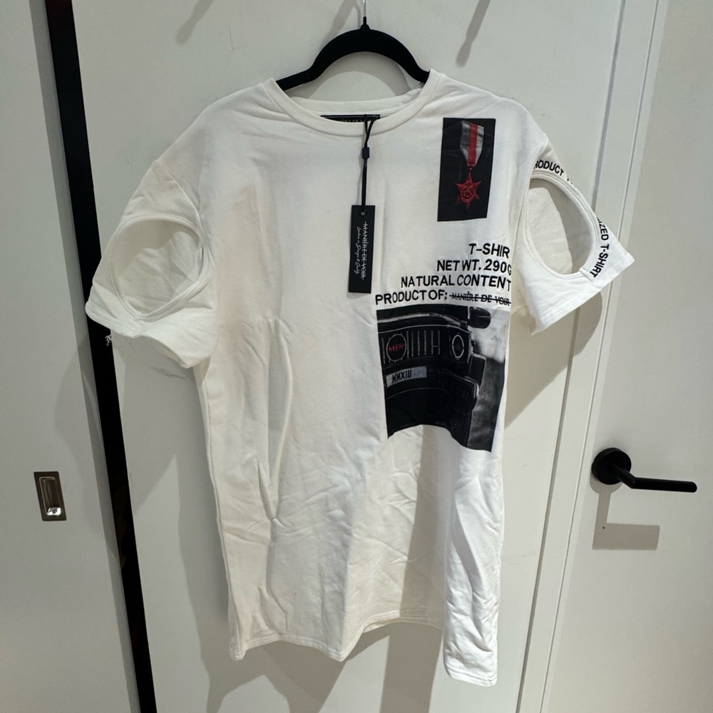 Maniere De Voir White Graphic Tee with Black Accents sz 6 NWT